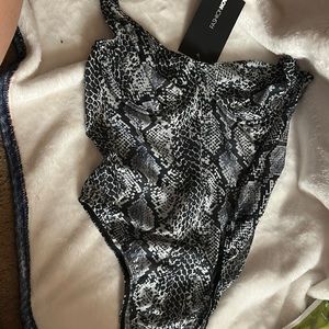 Fashion nova body suit